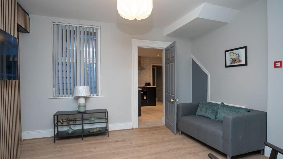 1 Bdr Apartment At Queens Uni By Belfast City Breaks Room photo